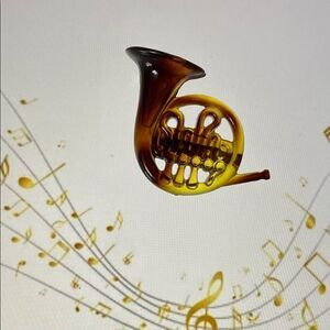 𝅺VINTAGE French Horn brooch
